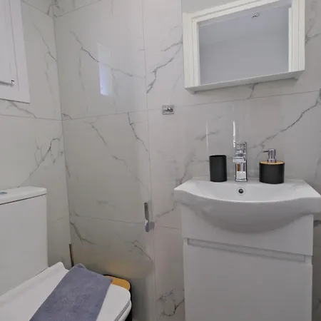 Ag Living Two * 테살로니키