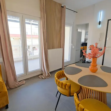 Ag Living Two * סלוניקי